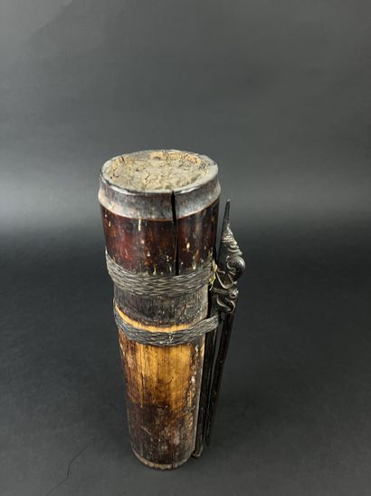Tolor. Quiver composed of a bamboo tube and...