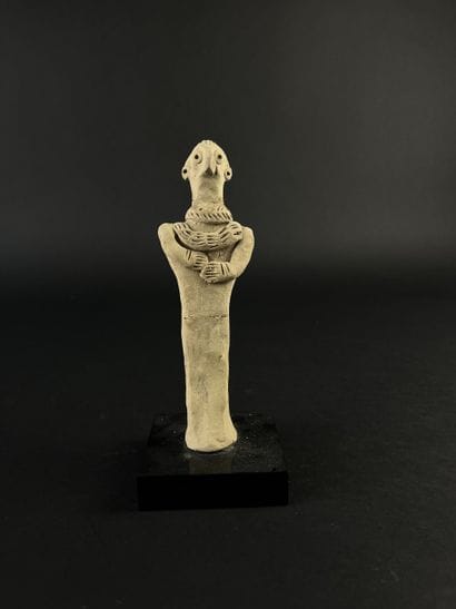 Anthropomorphic votive statuette. Terracotta,...