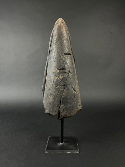 Pirogue wheel, representation of two faces....