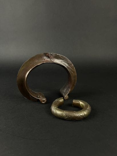 Lot of miscellaneous objects: Two bronze...