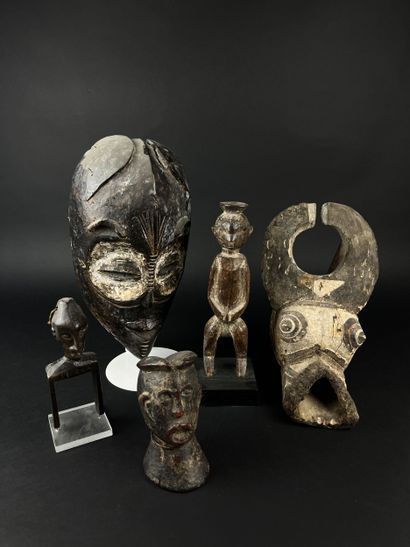 Lot of three wooden objects from Nigeria:...