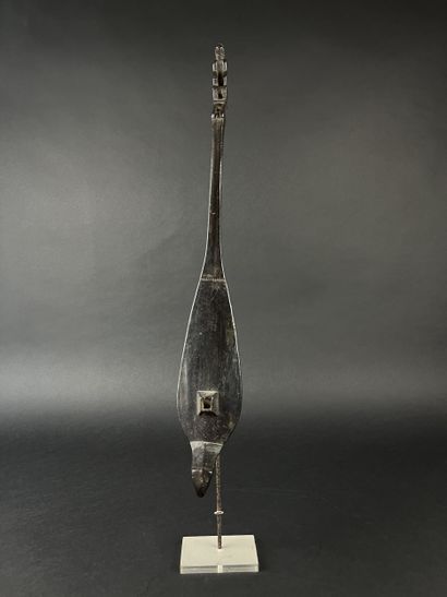Hasapi. Lute with two metal strings (no longer...
