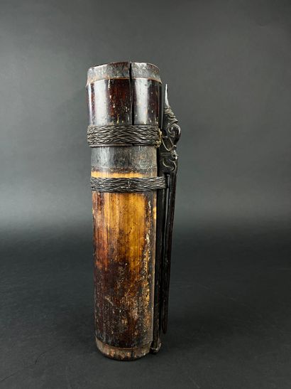 Tolor. Quiver composed of a bamboo tube and...