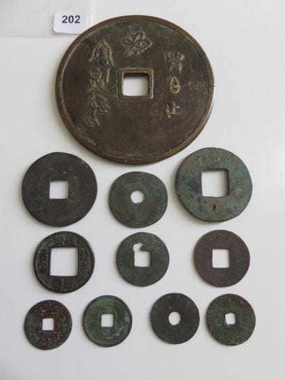 Amulettes diverses - Lot de 11 amulettes...