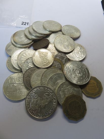 Monnaies - Lot de 35 monnaies diverses dont...