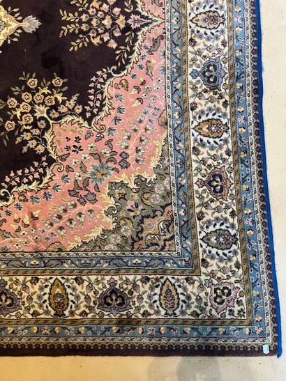 Wool mechanical carpet with polychrome decoration...