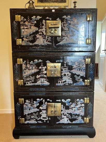 Three-part lacquered wood cabinet with polychrome...