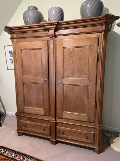 Oak cupboard with two doors, fixed frame...