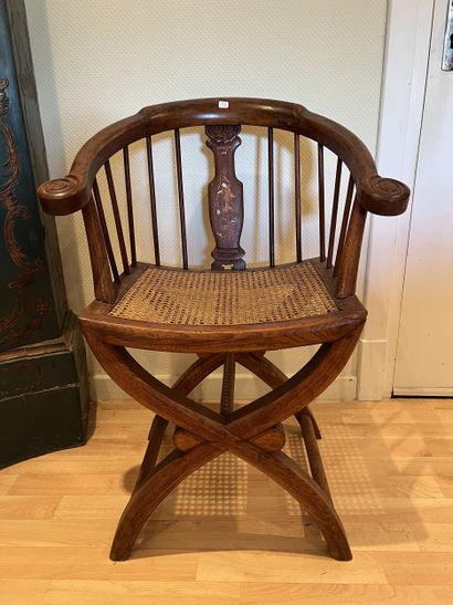 Fauteuil et une paire de ployants chinois....