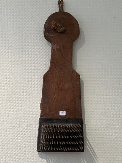 Lot comprenant un panneau peint à décor d’animaux,...