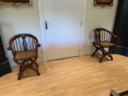 Fauteuil et une paire de ployants chinois....