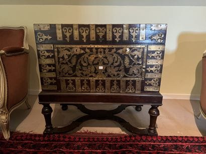 Wedding chest in rosewood with openwork floral...