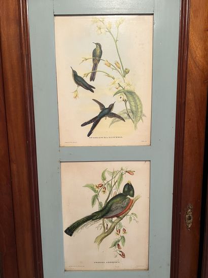 Armoire en acajou et placage d’acajou, ouvrant...