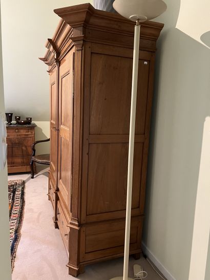 Oak cupboard with two doors, fixed frame...