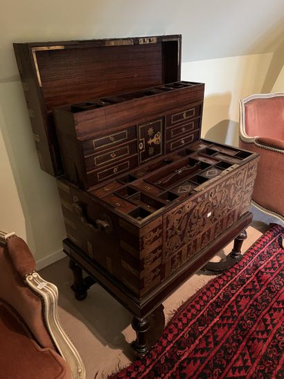 Wedding chest in rosewood with openwork floral...