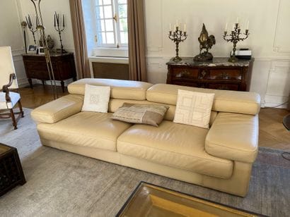 CHATEAU D'AX
Two two-seater sofas in beige...