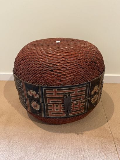 CHINA, early 20th century 
Red lacquered...