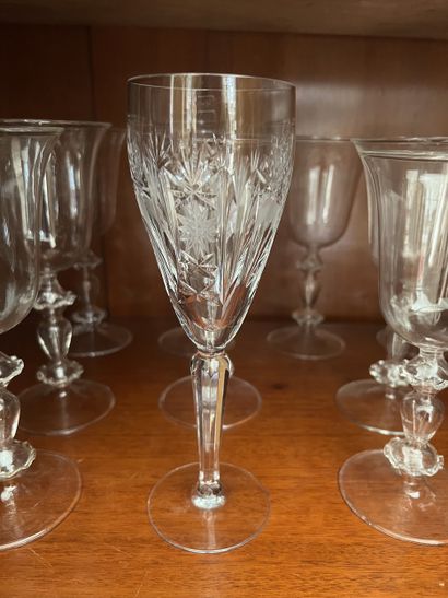 Set of crystal glasses including: 
- 8 crystal...