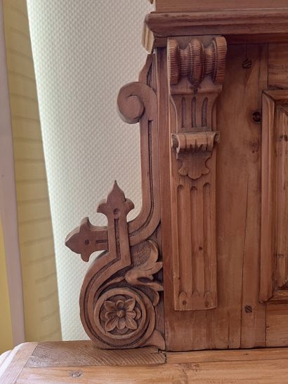 Fauteuil cathèdreen pin formant coffre Début...