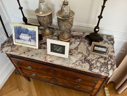 Mahogany and mahogany veneer chest of drawers....