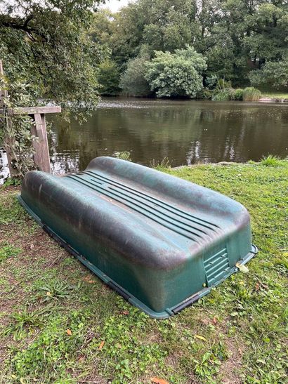 A 11h BIC Model 252-B 
Green thermoformed...