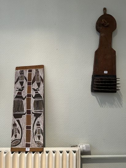 Lot comprenant un panneau peint à décor d’animaux,...