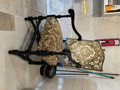 Fauteuil cathèdreen pin formant coffre Début...