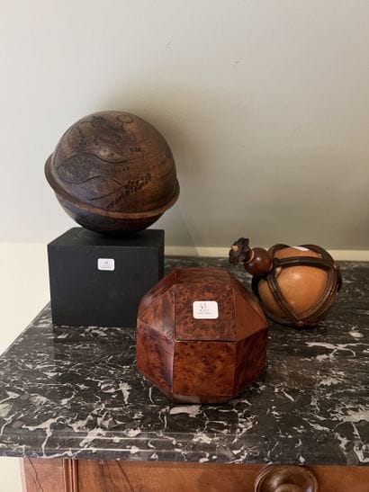 Set of decorative elements in various woods,...