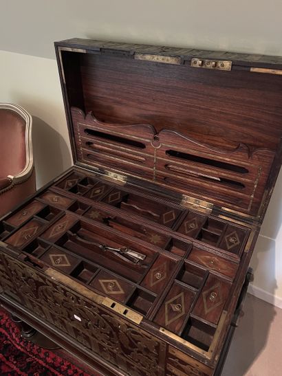 Wedding chest in rosewood with openwork floral...