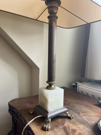 Set comprising a brass and alabaster lamp...