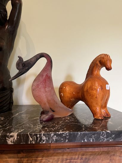 Set comprising a bird in red and orange pâte...