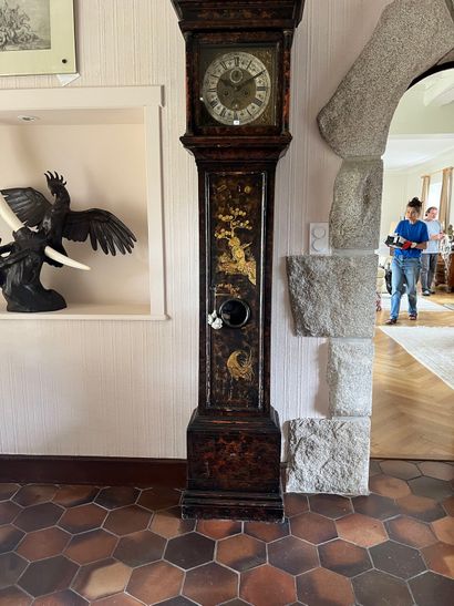 Floor clock in lacquered wood with Far Eastern...