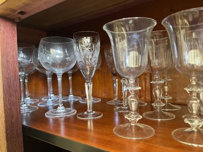 Set of crystal glasses including: 
- 8 crystal...