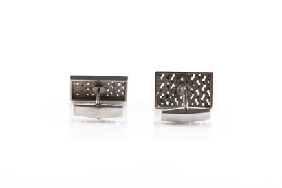 Paire de boutons de manchettes en or gris...