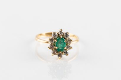 Bague marguerite en or jaune ornée d'une...