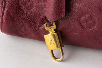 LOUIS VUITTON
Sac modèle Montaigne, cuir...