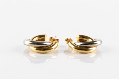 Paire de boucles d'oreilles figurant deux...