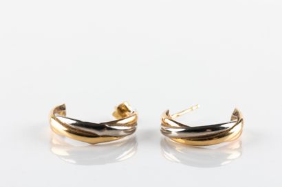 Pair of 3 gold earrings (shocks) 
Gross weight:...