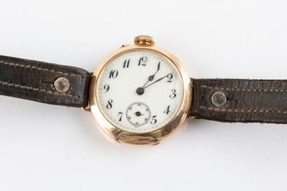 Montre de col n°2634 vers 1910/1920. 
Boîtier...