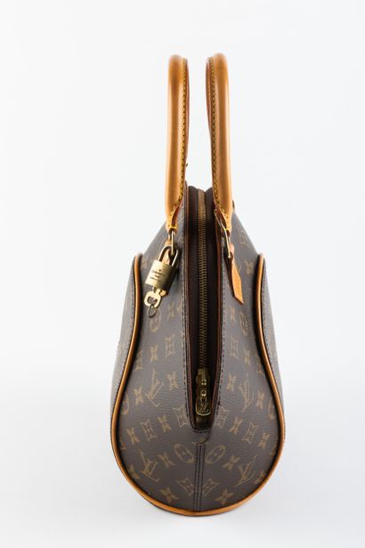 LOUIS VUITTON
Sac Elipse, petit modèle en...