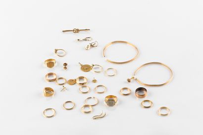 Gold jewelry set comprising 2 bracelets,...