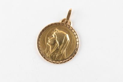 PAGELI 
Médaille en or jaune figurant la...
