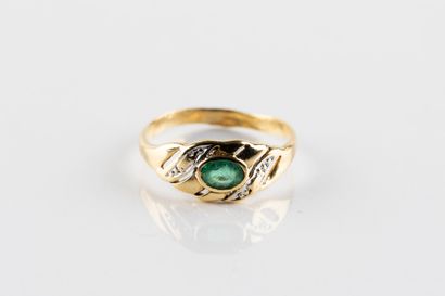 Bague jonc en or à décor mouvementé, ajouré,...