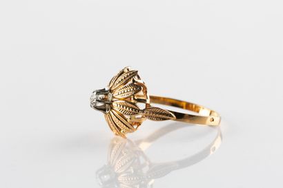 Travail français vers 1965,
Bague en or jaune...