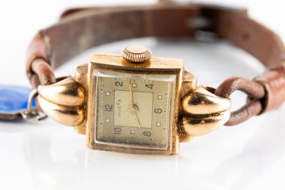 INVICTA vers 1950/55. 
Montre-bracelet de...