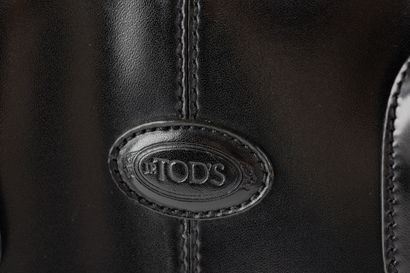 J.P. TOD'S
Sac à main en cuir noir, bijouterie...
