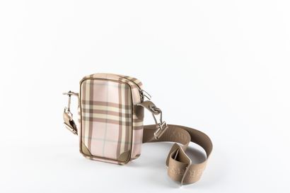BURBERRY
Pochette bandoulière en toile cirée...