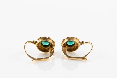 Paire de boucles d'oreilles dormeuses en...