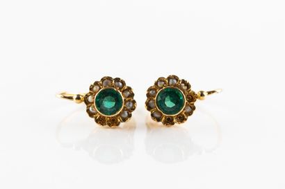 Paire de boucles d'oreilles dormeuses en...