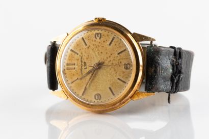 LIP vers 1960/65. 
Montre-bracelet en or,...